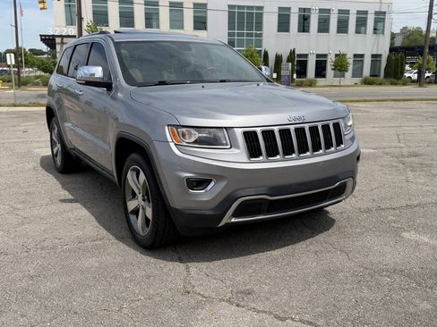 Used 2016 Jeep Grand Cherokee Limited RWD image 4
