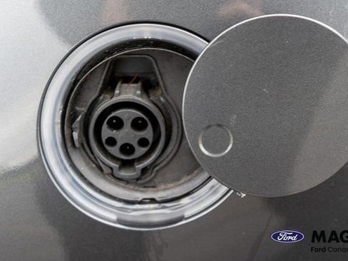 Used 2020 Ford Fusion Energi Titanium FWD image 10