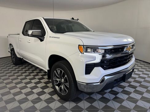 Used 2023 Chevrolet Silverado 1500 LT AWD/4WD image 6