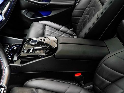 Used 2025 BMW i5 M60 w/ Premium Package image 16