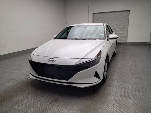 Used 2022 Hyundai Elantra SE FWD image 15