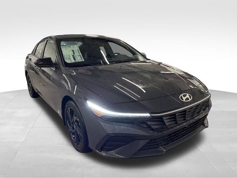 New 2026 Hyundai Elantra Sport FWD image 4