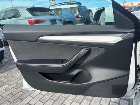 Used 2022 Tesla Model 3 RWD image 9