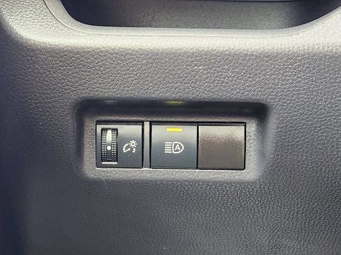 Used 2025 Toyota RAV4 XLE FWD image 22