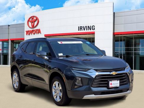 Used 2020 Chevrolet Blazer LT FWD image 2