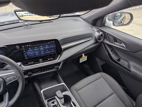 New 2026 Chevrolet Equinox LT image 19