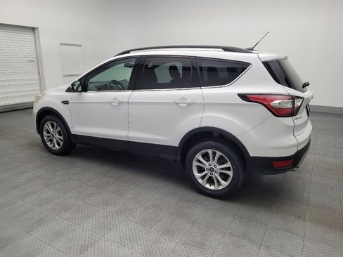 Used 2018 Ford Escape SE image 3