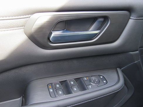 New 2026 Nissan Armada SV image 13