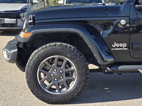 Used 2020 Jeep Gladiator Overland w/ Popular Equipment Package image 6