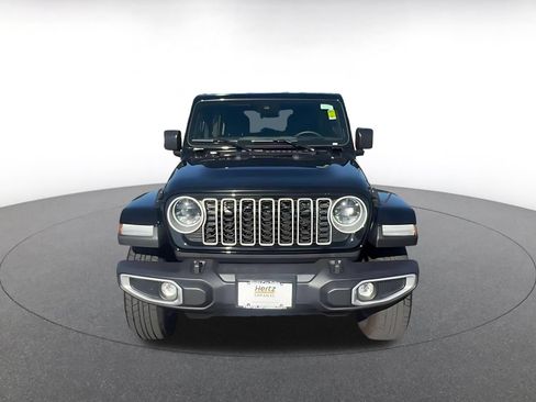 Used 2025 Jeep Wrangler Unlimited Sahara AWD/4WD image 4