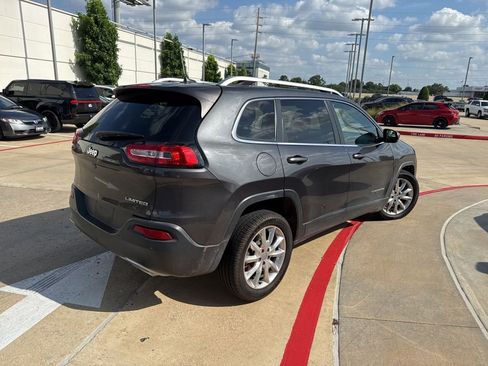 Used 2016 Jeep Cherokee Limited FWD image 3