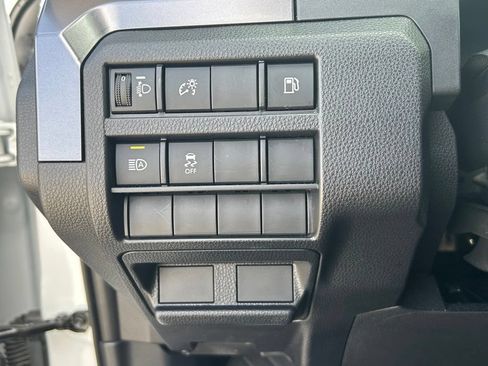 Used 2025 Toyota 4Runner SR5 AWD/4WD image 14