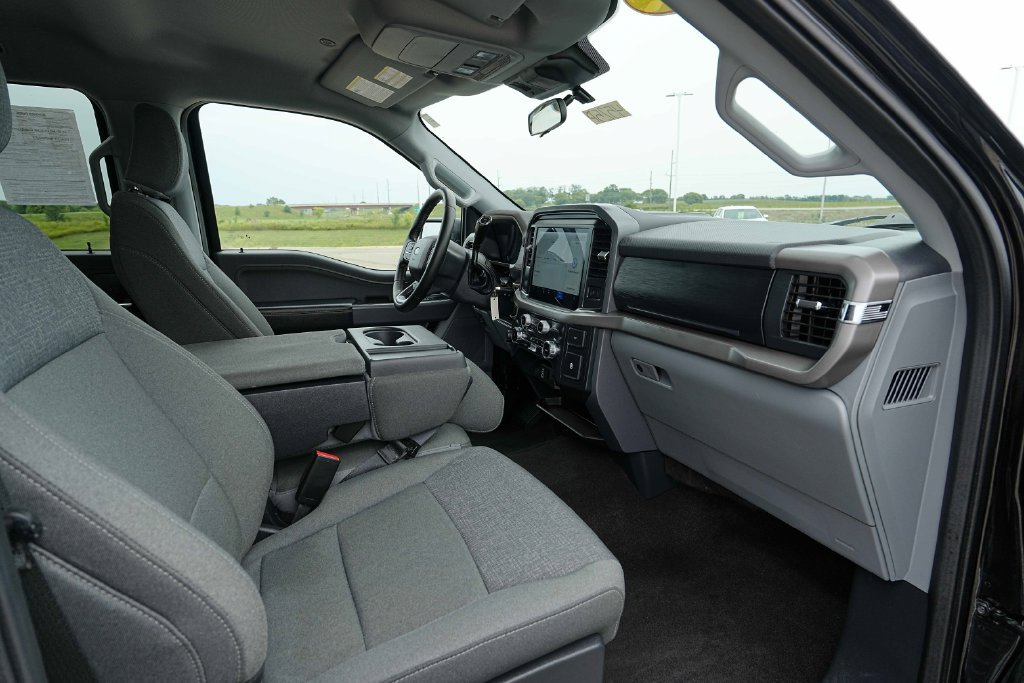 Used 2025 Ford F150 XLT w/ Equipment Group 301A Standard AWD/4WD image 23