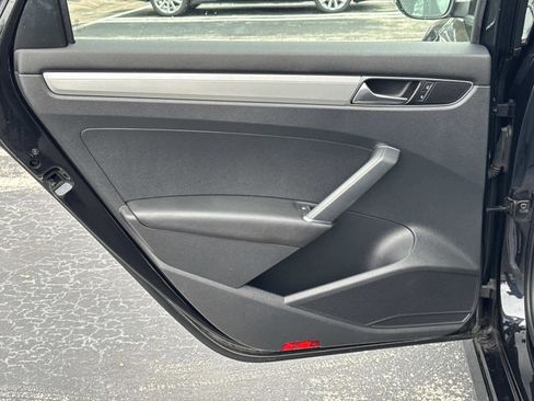 Used 2017 Volkswagen Passat 1.8T S image 11