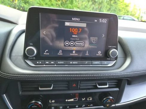 Used 2023 Nissan Rogue SV AWD/4WD image 21