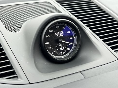 Certified 2025 Porsche Macan Turbo image 23