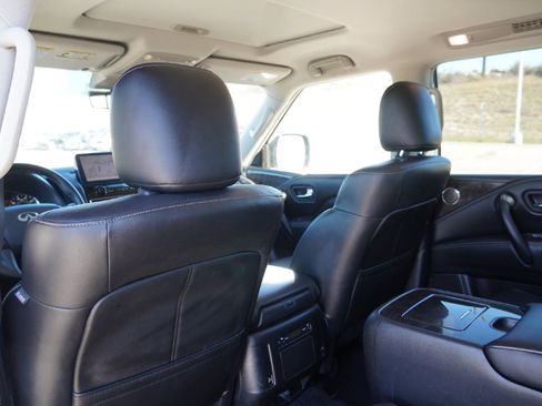 Certified 2024 INFINITI QX80 Luxe image 29