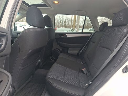 Used 2019 Subaru Outback 2.5i Premium image 10