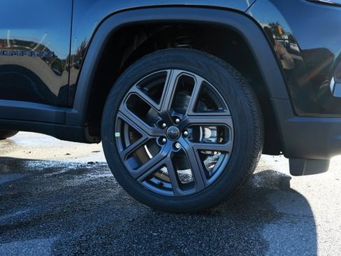 New 2026 Jeep Compass Latitude image 5