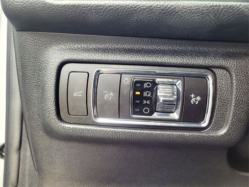 Certified 2023 Lincoln Corsair Standard AWD w/ Equipment Group 101A image 19