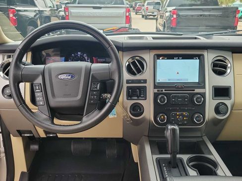 Used 2017 Ford Expedition EL XLT w/ Equipment Group 202A RWD image 14
