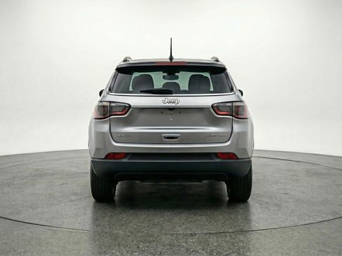 Used 2025 Jeep Compass Limited AWD/4WD image 7