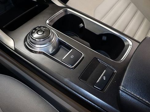 Used 2017 Ford Fusion SE image 19