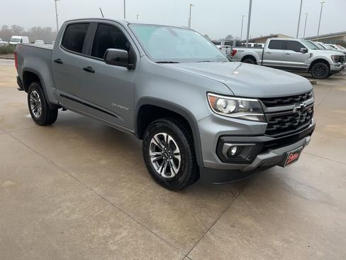 Used 2021 Chevrolet Colorado Z71 image 2