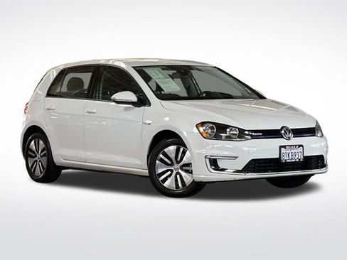 Used 2016 Volkswagen e-Golf SE image 2