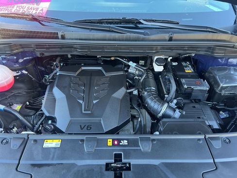 Certified 2025 Kia Carnival EX image 24