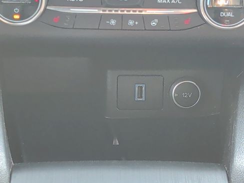 Used 2020 Ford Escape Titanium AWD/4WD image 31