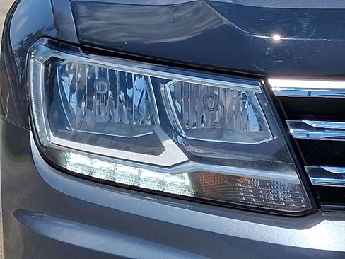 Used 2019 Volkswagen Tiguan SEL AWD/4WD image 28