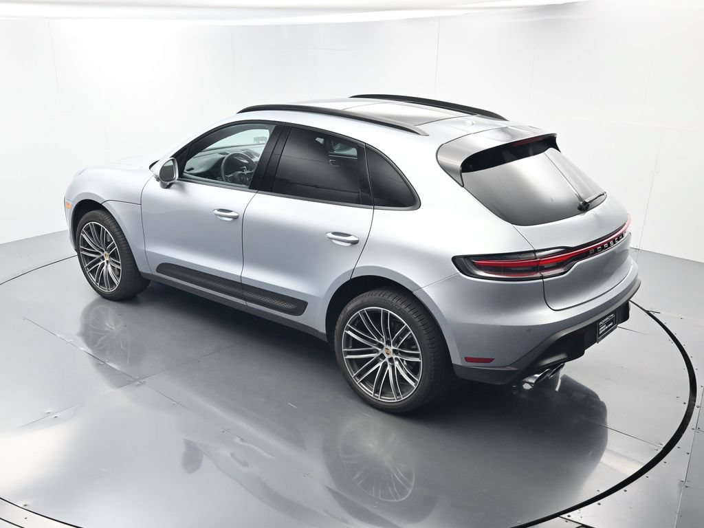 Certified 2026 Porsche Macan AWD/4WD image 33