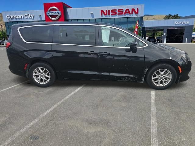 Used 2023 Chrysler Voyager LX FWD image 7