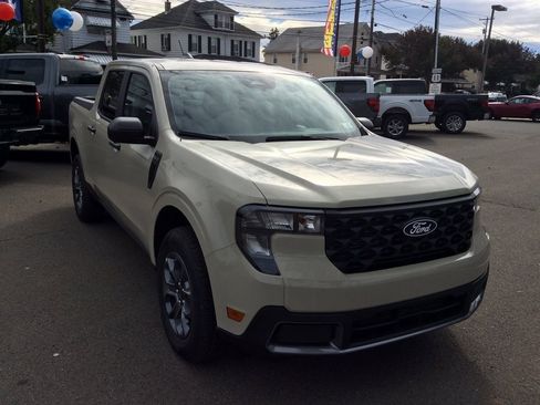 New 2025 Ford Maverick XLT w/ Equipment Group 302A image 18