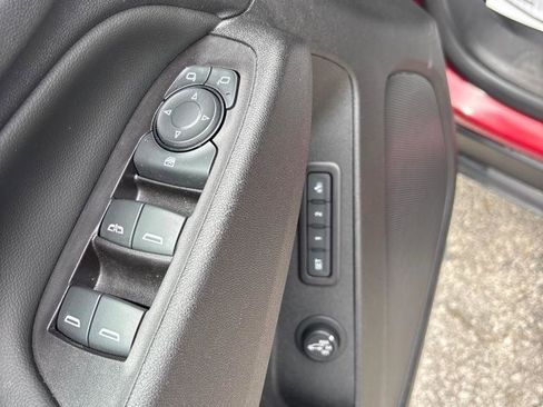 Used 2021 Chevrolet Equinox Premier FWD image 12