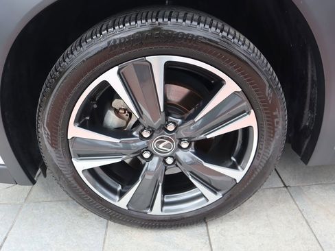 Used 2025 Lexus UX 300h FWD image 9