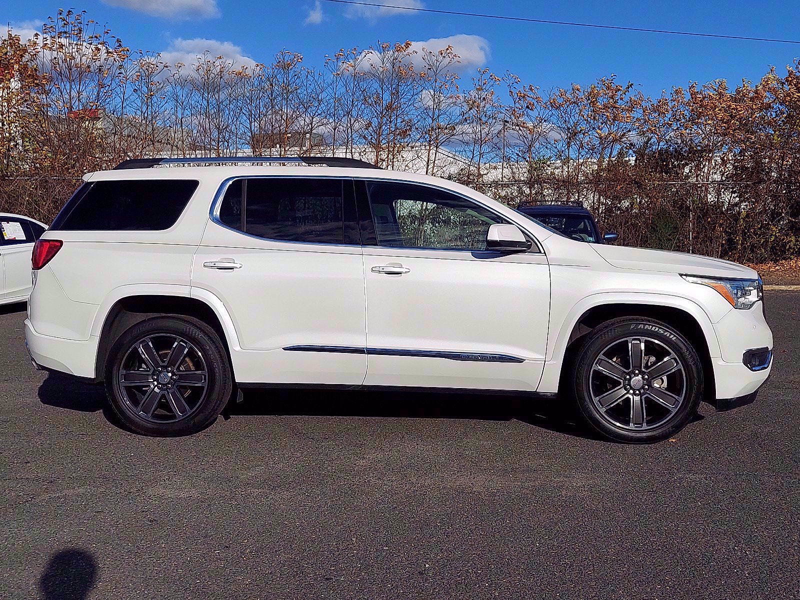 Used 2017 GMC Acadia Denali w/ Technology Package AWD/4WD image 7