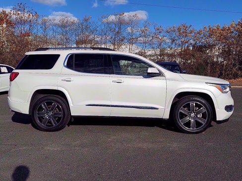 Used 2017 GMC Acadia Denali w/ Technology Package AWD/4WD image 7
