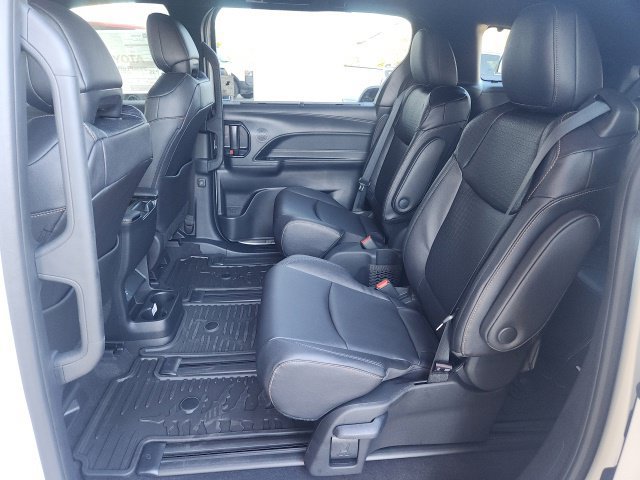 New 2026 Toyota Sienna XLE Woodland Edition AWD/4WD image 22