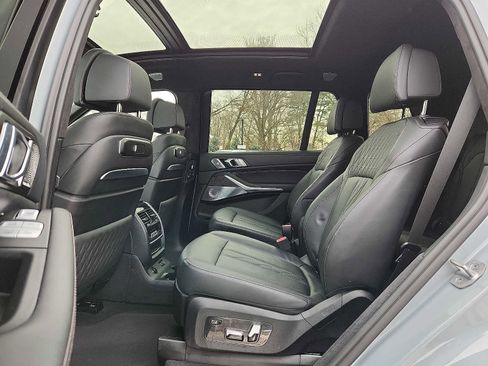 Used 2023 BMW X7 xDrive40i w/ Executive Package image 10