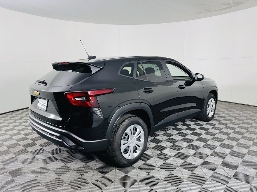 Used 2026 Chevrolet Trax LS FWD image 24
