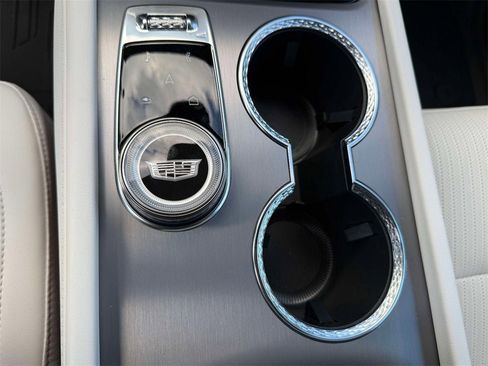 New 2026 Cadillac Vistiq Luxury w/ LPO, Floor Liner Package image 15