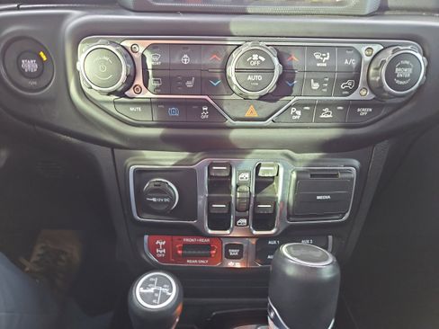 Used 2021 Jeep Wrangler Unlimited Rubicon 4xe w/ Steel Bumper Group image 18