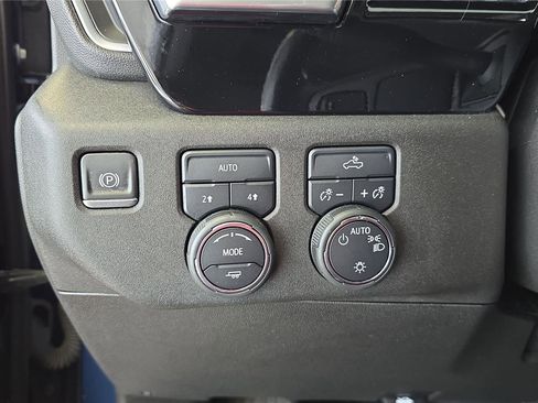 Used 2022 Chevrolet Silverado 1500 LT image 21