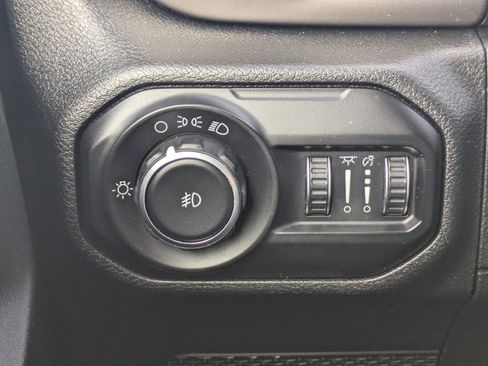 Used 2021 Jeep Wrangler Unlimited Sport image 17