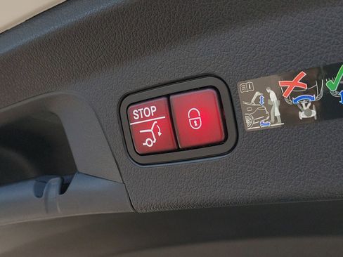 Certified 2025 Mercedes-Benz GLE 450 4MATIC Coupe image 10