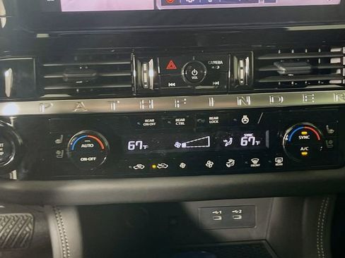 New 2026 Nissan Pathfinder Platinum image 11