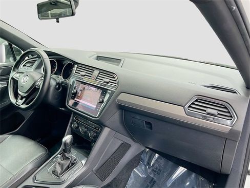 Used 2021 Volkswagen Tiguan SE R-Line image 28