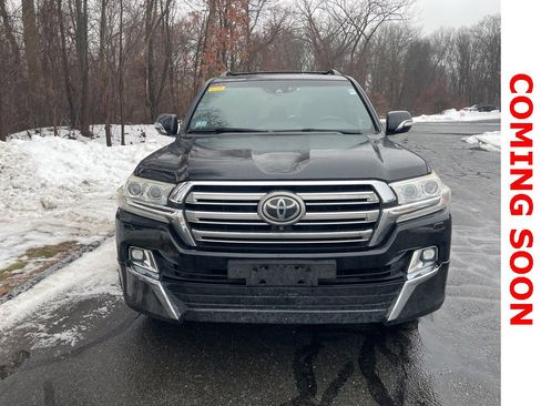 Used 2017 Toyota Land Cruiser image 2